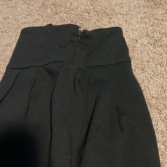 Club Monaco black skirt in excellent condition! - Picture 3 of 4